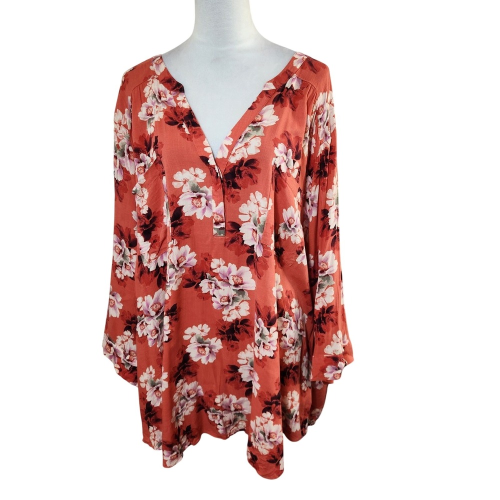 Torrid 6 Harper Blouse Women 6X Coral Orange Floral V-Neck Pullover Roll Tab Top